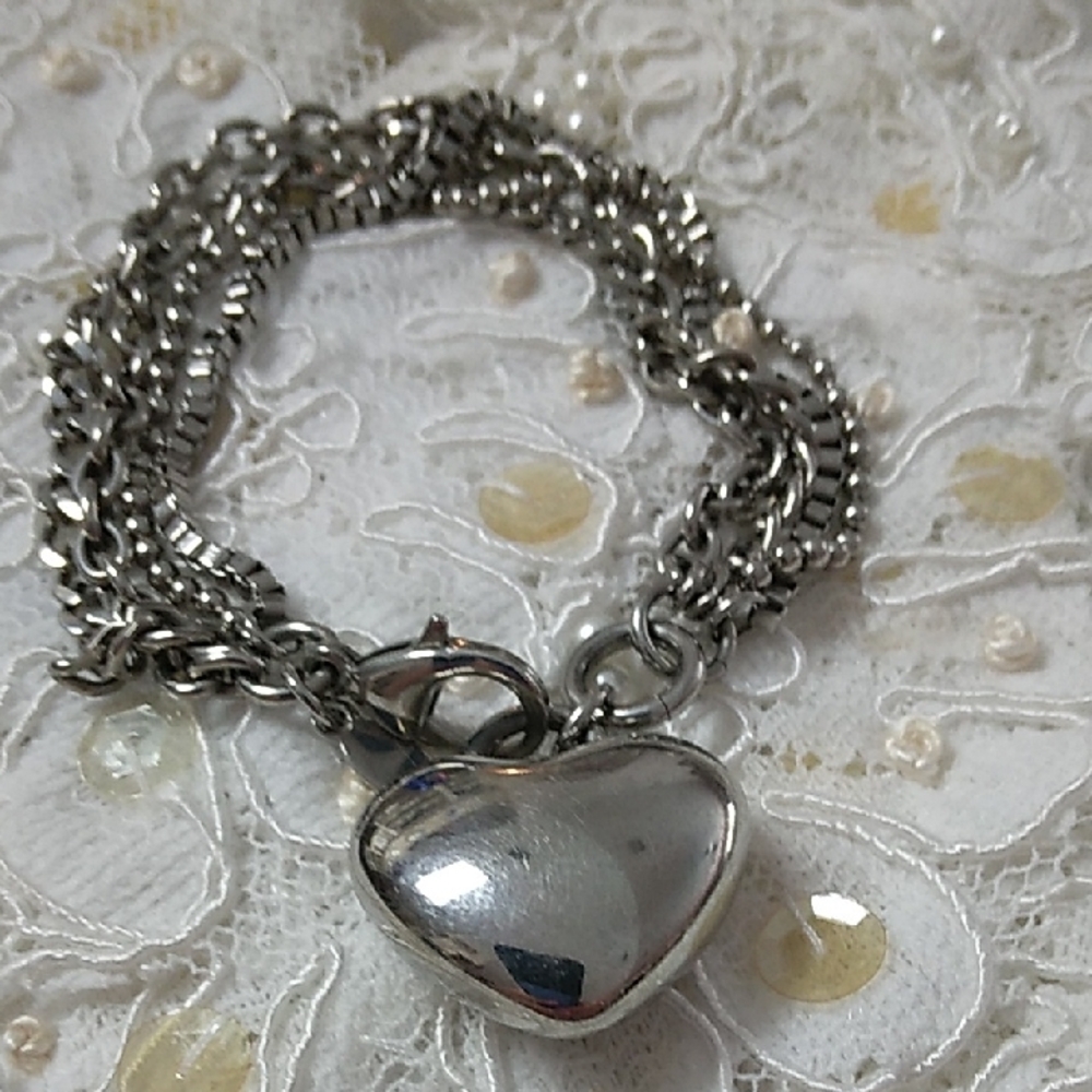 Silver Heart Pendant Bracelet